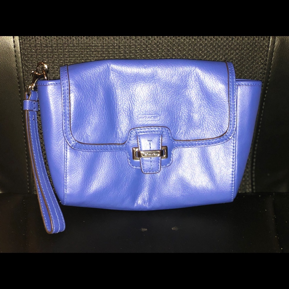 Coach clutch/wristlet
